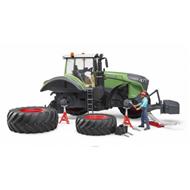 BRUDER TRAKTOR FENDT 1050 VARIO S MECHANIKOM